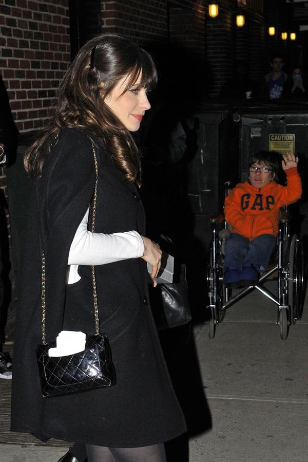 Zooey Deschanel Stops by Late Show with David Letterman in New York (November 15, 2012) 