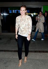 Hilary Duff arrives at Los Angeles International Airport (20.02.2013) 