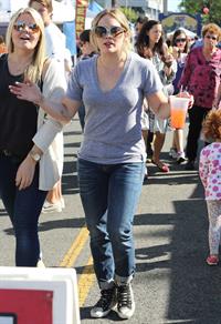 Hilary Duff – Farmers Market in Studio City 11/10/13  