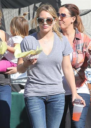 Hilary Duff – Farmers Market in Studio City 11/10/13  
