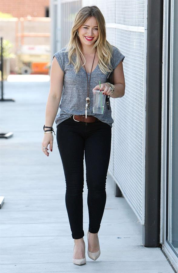 Hilary Duff Stops at Starbucks for an iced drink while out and about in Los Angeles (September 6, 2013) 