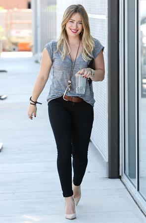 Hilary Duff Stops at Starbucks for an iced drink while out and about in Los Angeles (September 6, 2013) 