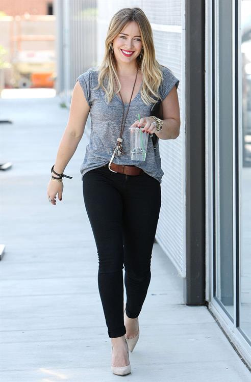 Hilary Duff Stops at Starbucks for an iced drink while out and about in Los Angeles (September 6, 2013) 
