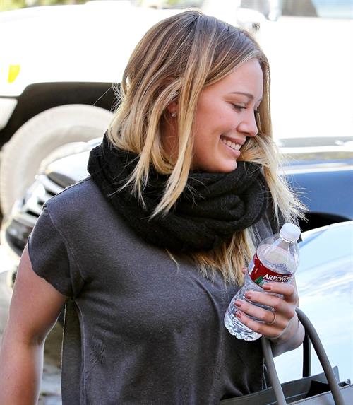 Hilary Duff – leaving pilates class in LA 1/15/13  