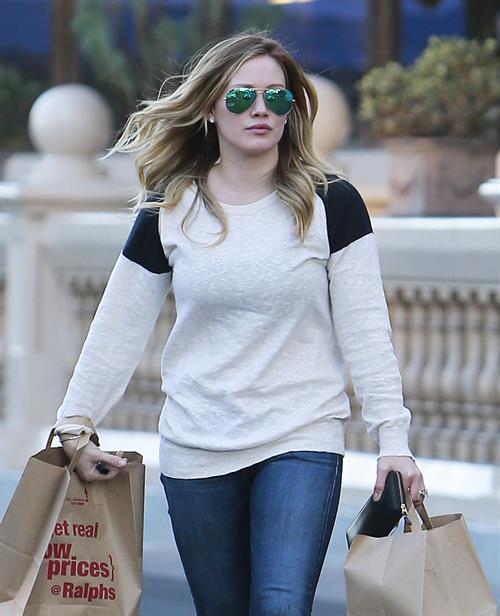 Hilary Duff shops for groceries at Ralph's in Beverly Hills 1/20/13 