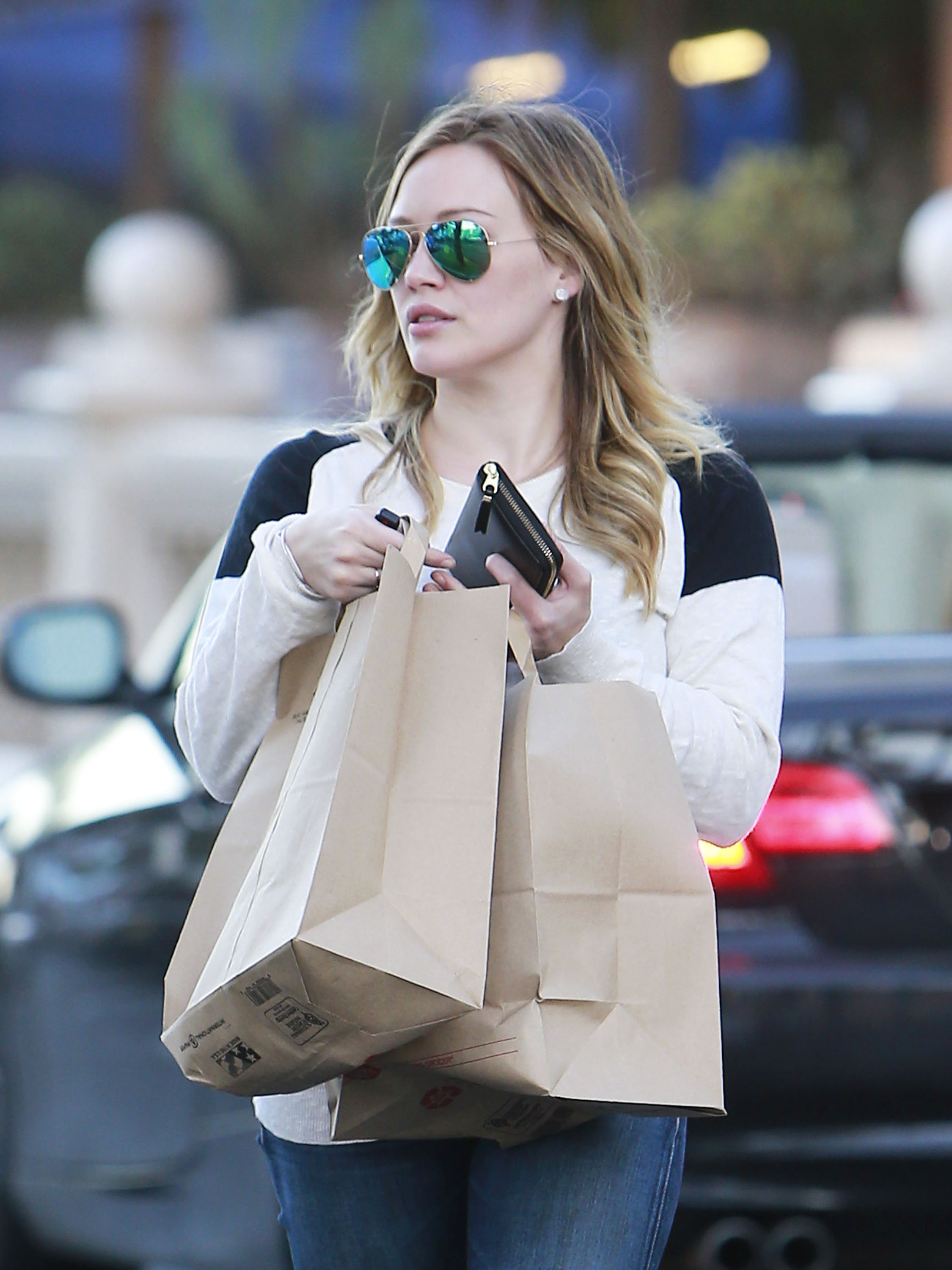 Hilary Duff shops for groceries at Ralph's in Beverly Hills 1/20/13 