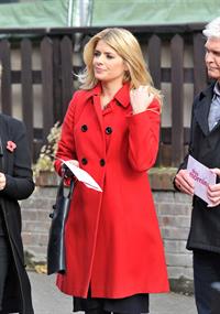 Holly Willoughby 'This Morning' London - November 6, 2012