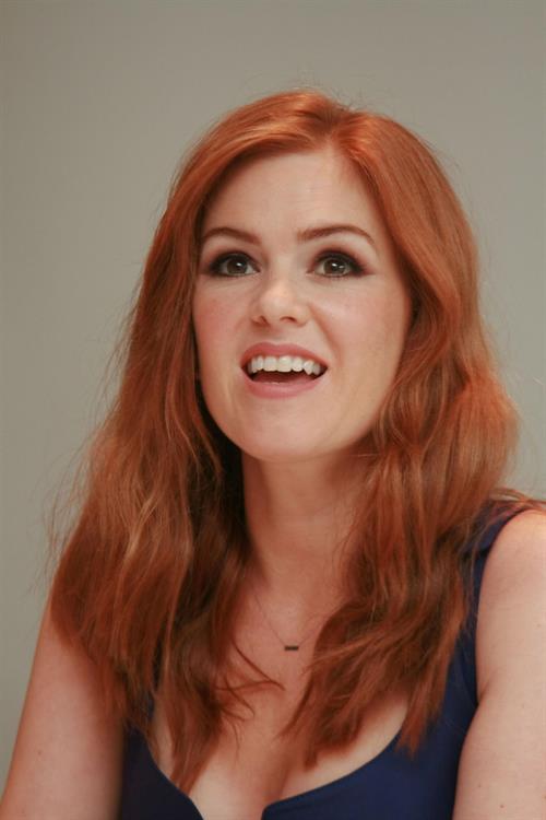 Isla Fisher - Bachelorette press conference portraits Aug 23, 2012
