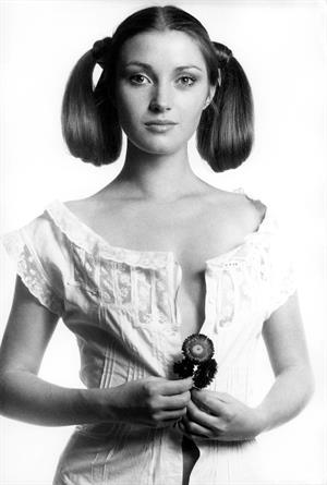 Jane Seymour : Young B&W Photoshoot  