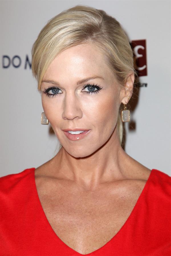 Jennie Garth  Kingdom Come  - Los Angeles Premiere (Oct 2, 2012) 