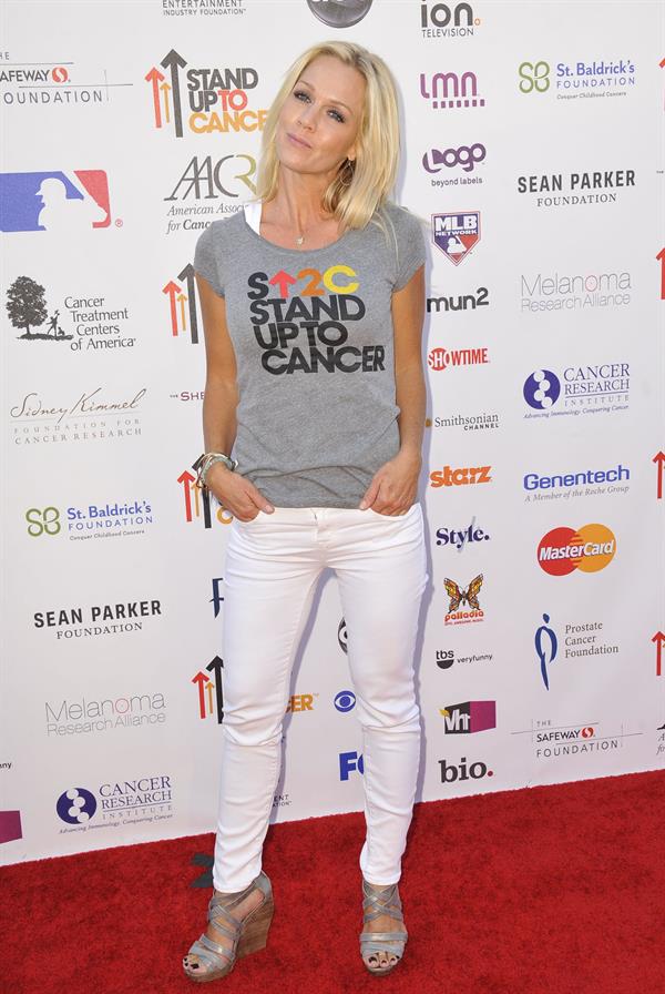 Jennie Garth - Stand Up To Cancer benefit in Los Angeles - September 7, 2012