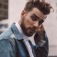 Dustin Milligan