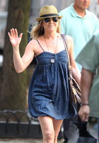 Jennifer Aniston On the set of 'Sqirrels to the Nuts' in NYC 16.07.13 