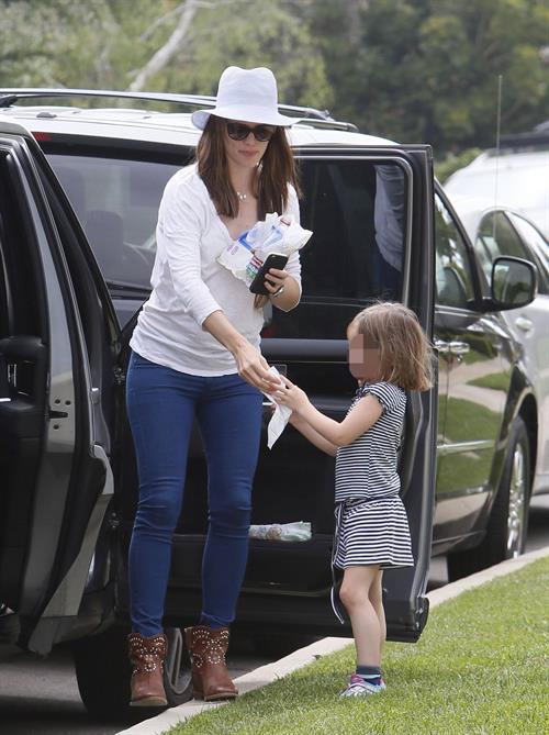 Jennifer Garner Takes daughter Seraphina Affleck to private party in Brentwood (April 28, 2013) 