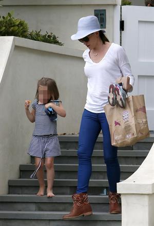 Jennifer Garner Takes daughter Seraphina Affleck to private party in Brentwood (April 28, 2013) 