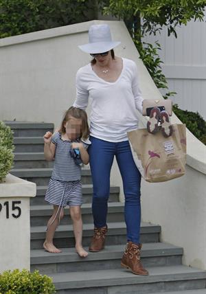 Jennifer Garner Takes daughter Seraphina Affleck to private party in Brentwood (April 28, 2013) 
