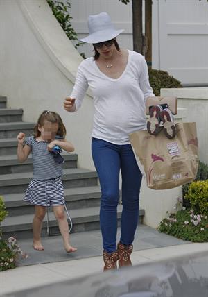 Jennifer Garner Takes daughter Seraphina Affleck to private party in Brentwood (April 28, 2013) 