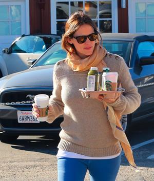Jennifer Garner - Leaving Starbucks in LA 2/15/13  