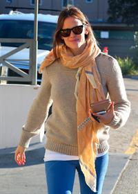 Jennifer Garner - Leaving Starbucks in LA 2/15/13  