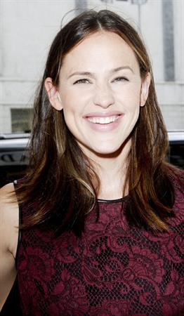 Jennifer Garner arrives at Good Morning America in NYC (Aug 15 2012)