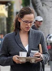 Jennifer Garner stops for coffee at Cafe Lue in LA October 4, 2012 