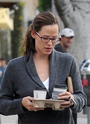 Jennifer Garner stops for coffee at Cafe Lue in LA October 4, 2012 
