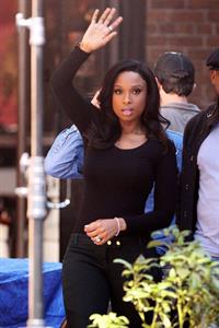 Jennifer Hudson Films a Weight Watcher commercial in Los Angeles (November 16, 2012) 