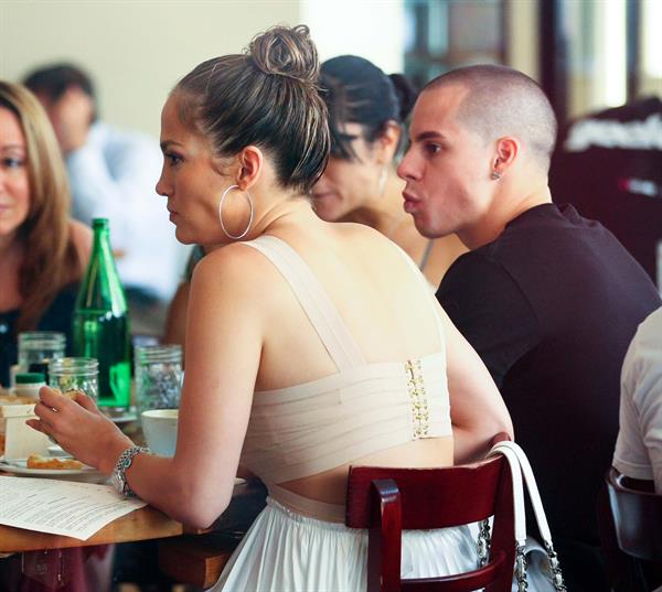 Jennifer Lopez dinner at Bubbys in New York City on July 24, 2012