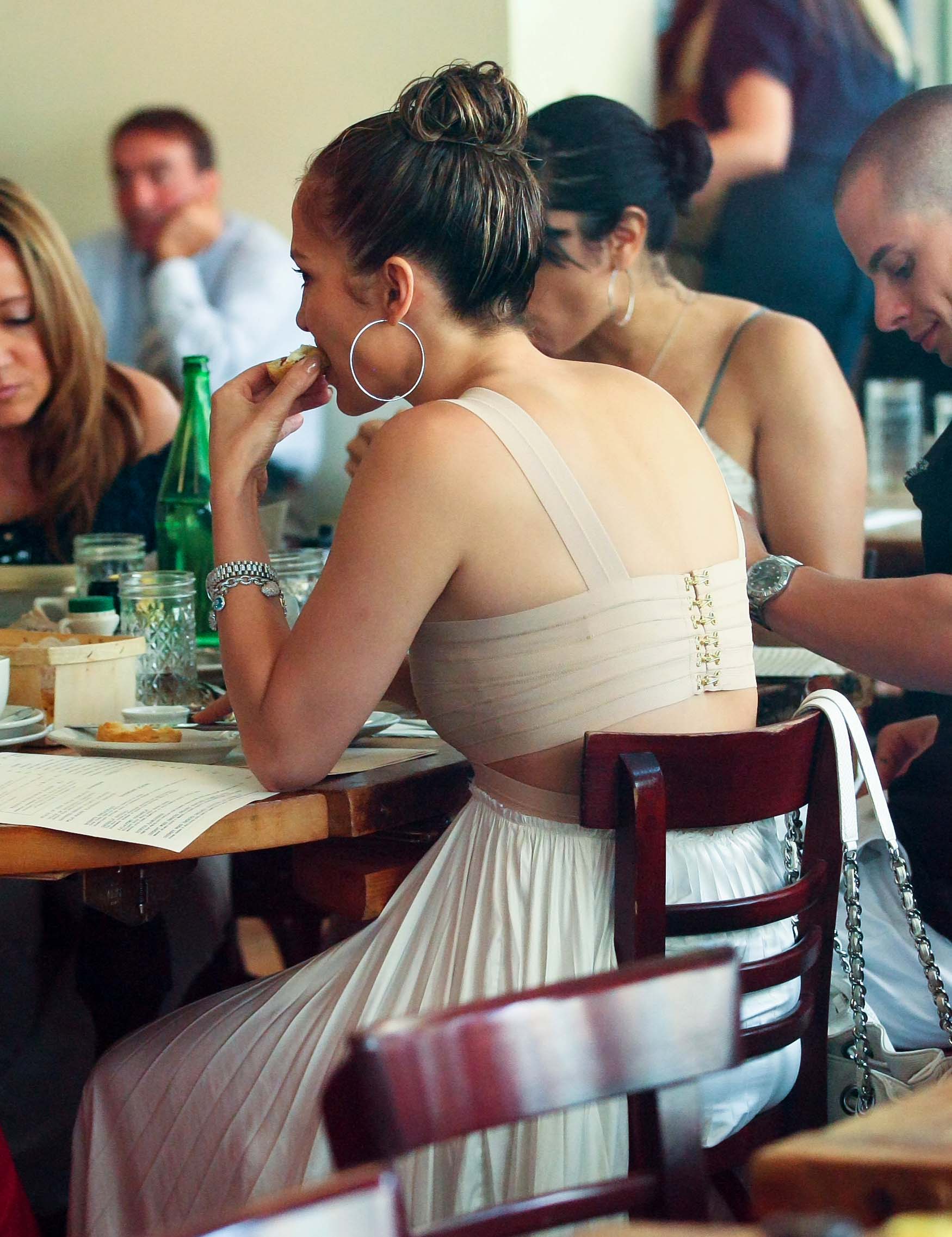 Jennifer Lopez dinner at Bubbys in New York City on July 24, 2012