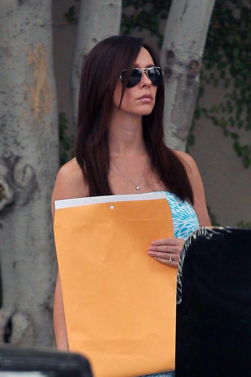 Jennifer Love Hewitt Out and about in Los Angeles - June 25, 2013 