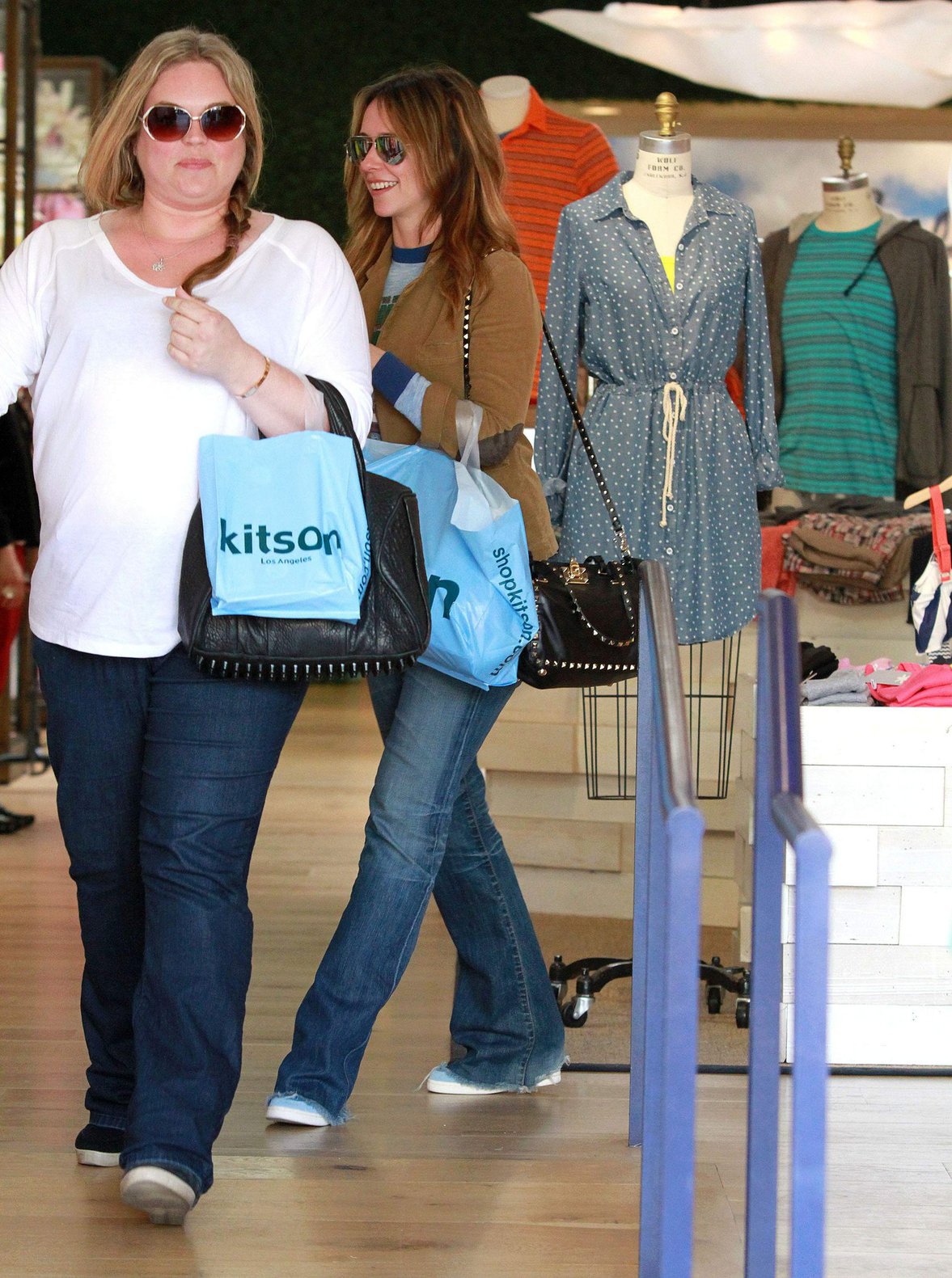 Jennifer Love Hewitt Pictures Jennifer Love Hewitt Shopping at Kitson in Beverly Hills April 6, 2013