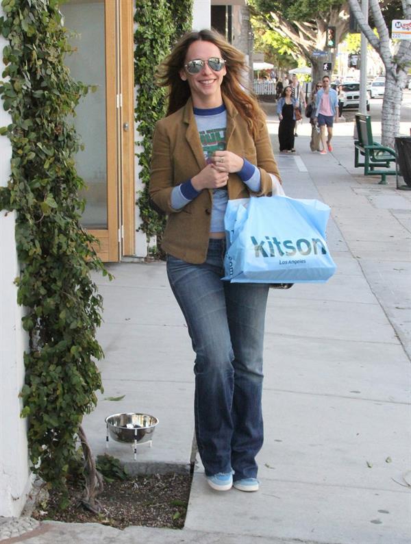 Jennifer Love Hewitt Shopping at Kitson in Beverly Hills April 6, 2013 