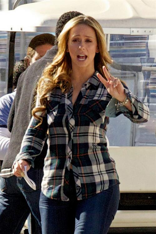 Jennifer Love Hewitt Pictures Jennifer Love Hewitt on the set of The Client List in Sherman Oaks February 1, 2013