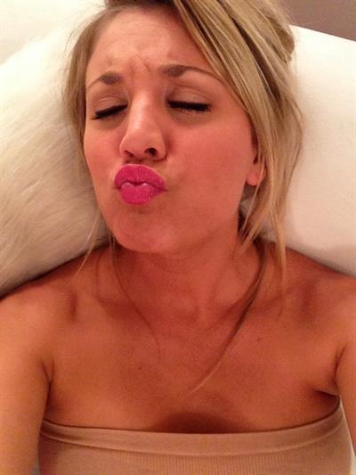 Kaley Cuoco taking a selfie