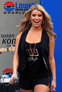 Jessica Simpson Bank of America 500 performance 