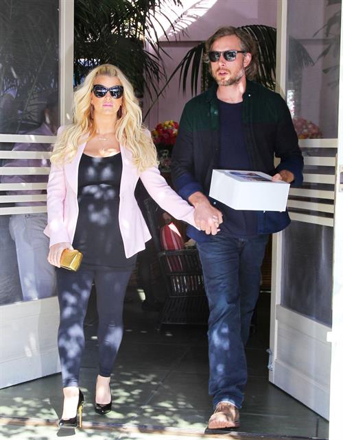 Jessica Simpson Pictures Jessica Simpson at The Ivy in Beverly Hills 2/14/13