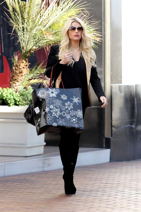 Jessica Simpson shopping at Saks Fifth Avenue in Beverly Hills, California - December 10, 2012 