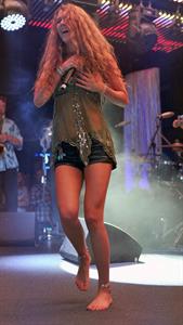 Joss Stone - LIVE - Under the Bridge - Chelsea, London - June 6, 2012