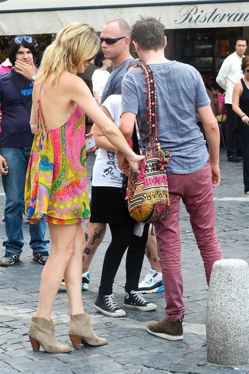 Kate Hudson Pictures Kate Hudson Sightseeing tour & lunch at Dal Bolognese, Rome, on June 7, 2013