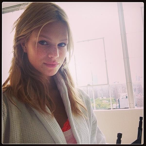 Nadine Leopold taking a selfie