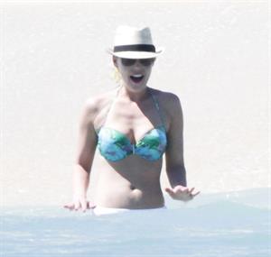 Katherine Heigl Bikini Pictures Katherine Heigl On vacation in Los Cabos, Mexico - April 7, 2013