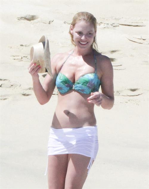 Katherine Heigl On vacation in Los Cabos, Mexico - April 7, 2013 
