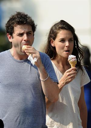 Katie Holmes Pictures Katie Holmes Films  Mania Days  in Washington Square Park (May 21, 2013)