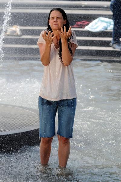 Katie Holmes Films  Mania Days  in Washington Square Park (May 21, 2013) 