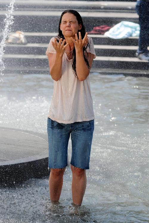 Katie Holmes Films  Mania Days  in Washington Square Park (May 21, 2013) 