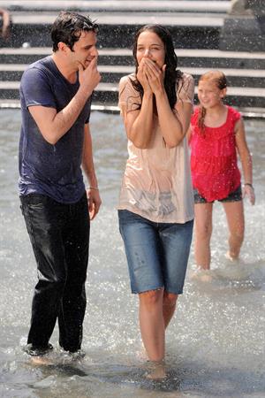 Katie Holmes Pictures Katie Holmes Films  Mania Days  in Washington Square Park (May 21, 2013)