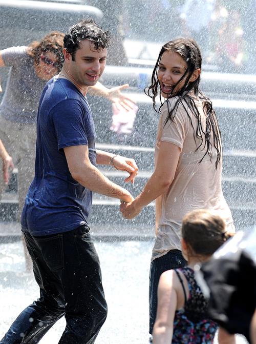Katie Holmes Pictures Katie Holmes Films Mania Days in Washington Square Park (May 21, 2013)