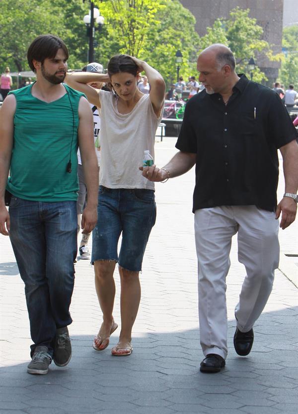 Katie Holmes Films  Mania Days  in Washington Square Park (May 21, 2013) 