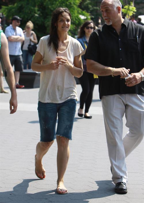 Katie Holmes Films  Mania Days  in Washington Square Park (May 21, 2013) 