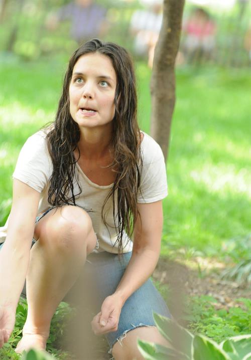 Katie Holmes Films  Mania Days  in Washington Square Park (May 21, 2013) 